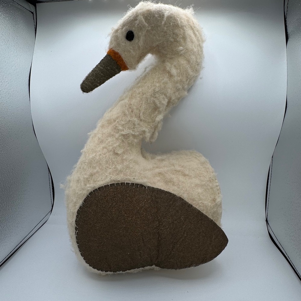 Creative Co-op Wool Felt Swan Head Wall Decor Cream 16 Inch DF0016